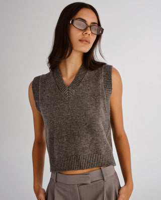 Tortoise oval sunglasses with gradient lenses.