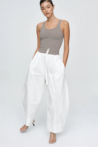 Aden Pant, Blanc