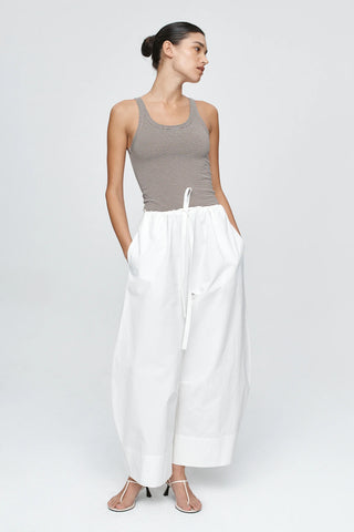 Aden Pant, Blanc