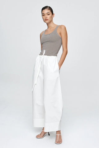 Aden Pant, Blanc