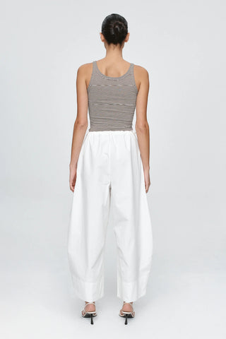 Aden Pant, Blanc