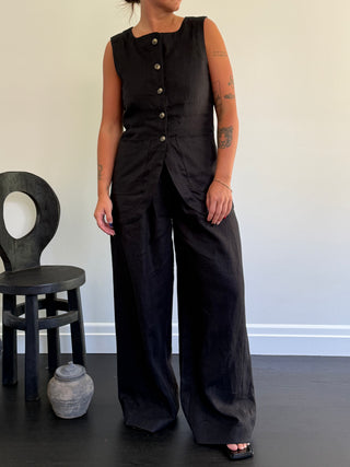 Emma Vest, Black