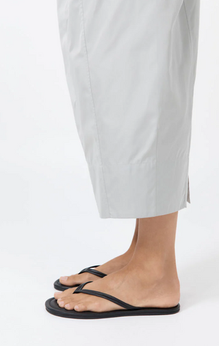 Thong Detail Slide